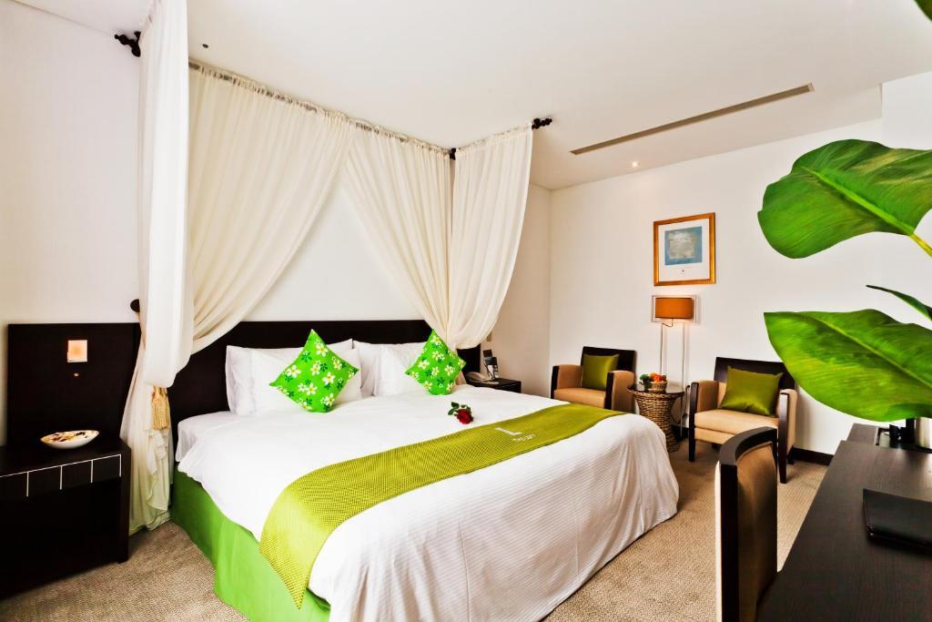 The Loft Seaside Suites Jinshan Room photo